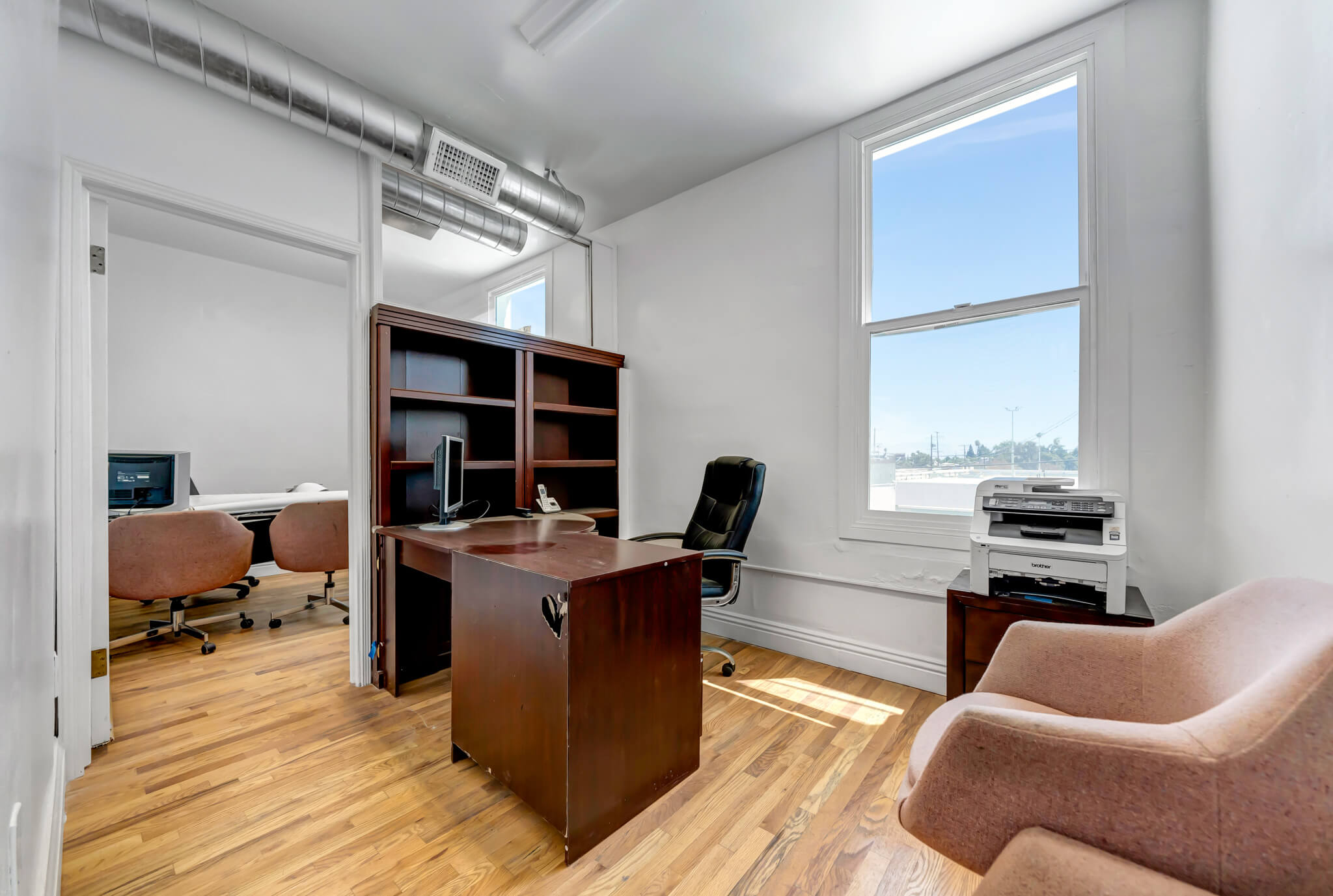 6356 Van Nuys Blvd Van Nuys Offices for rent at best locations